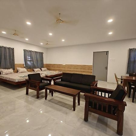 Homestay - Ac 5 Bhk Near Alrport Ченнаи Экстерьер фото